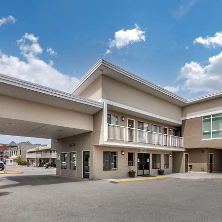 Econo Lodge Inn & Suites كيلوانا المظهر الخارجي الصورة