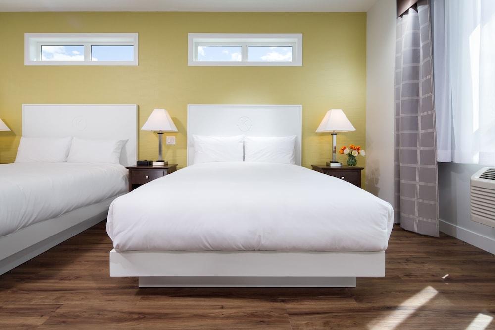 Econo Lodge Inn & Suites كيلوانا المظهر الخارجي الصورة