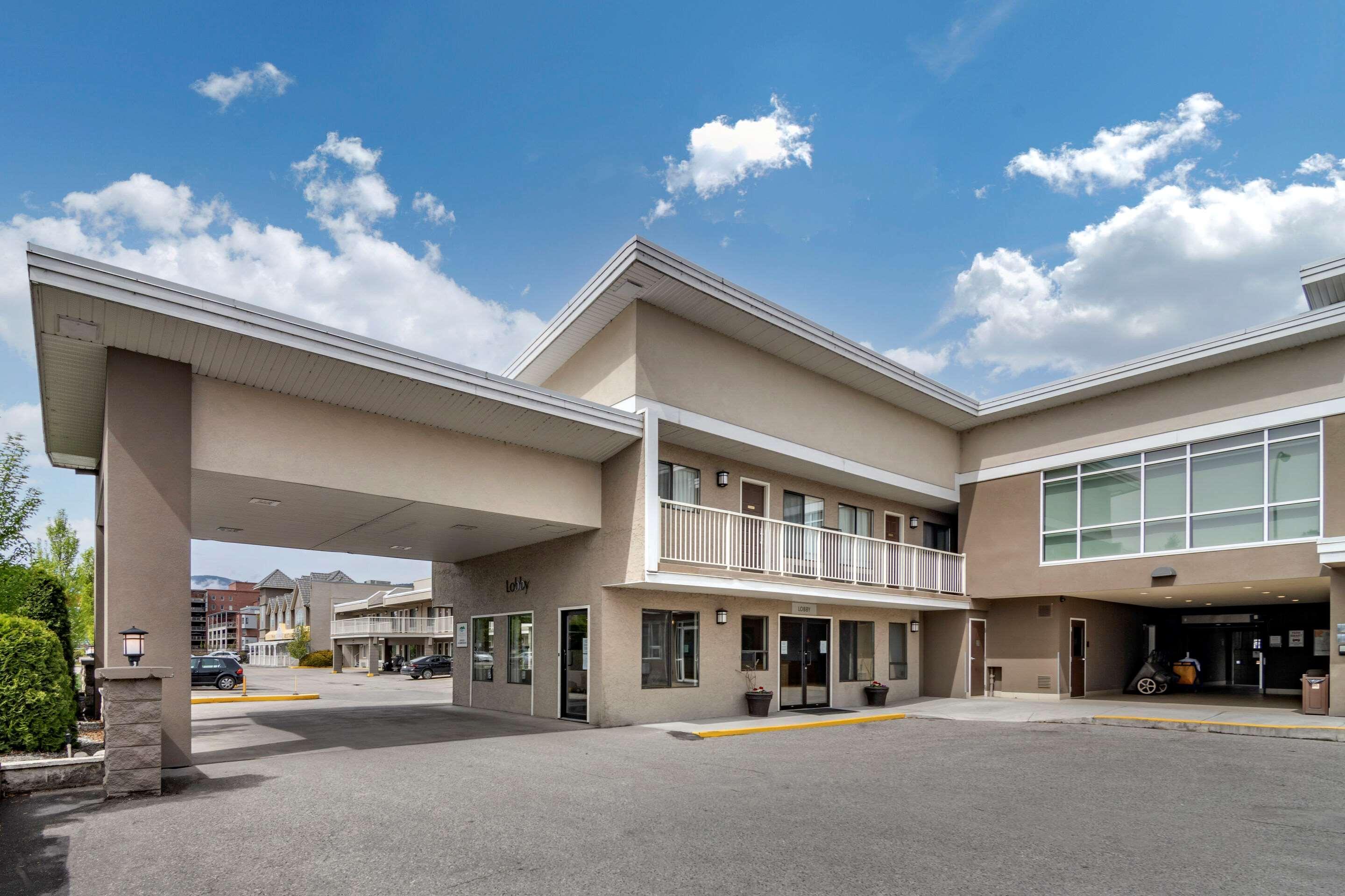 Econo Lodge Inn & Suites كيلوانا المظهر الخارجي الصورة